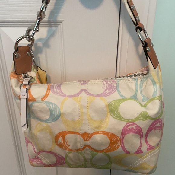 Beautiful Summer/Spring Purse - Picture 2 of 3